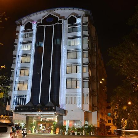 Golden Butterfly Hotel Yangon Exterior foto