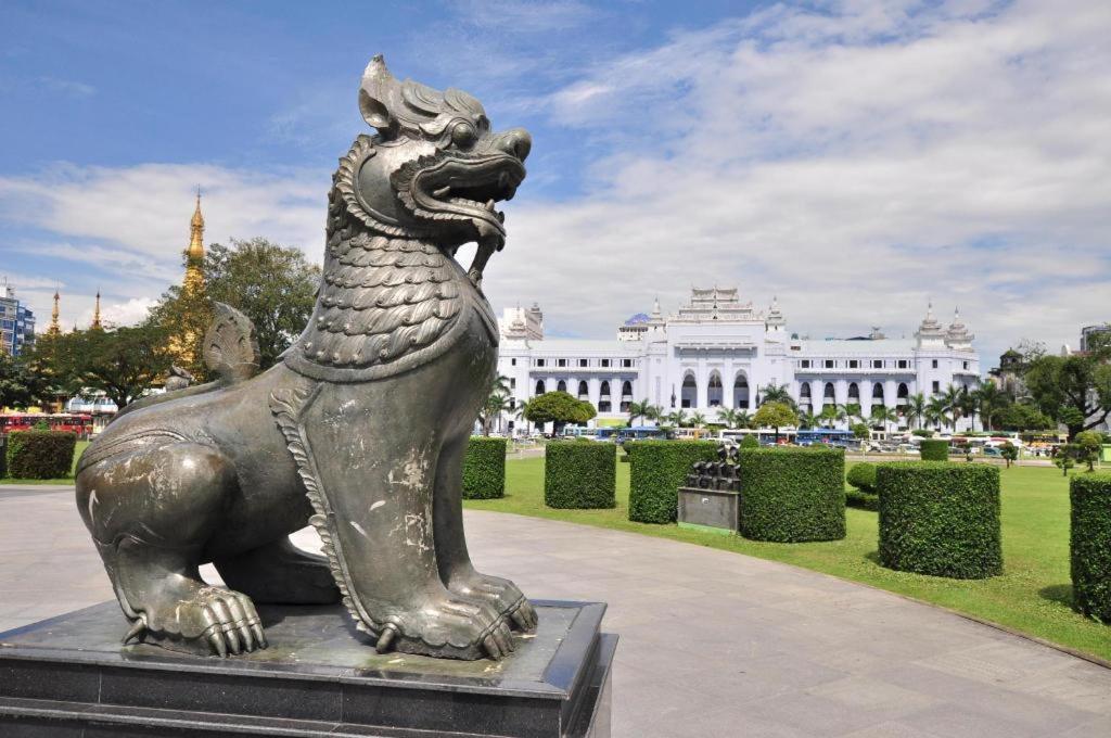 Golden Butterfly Hotel Yangon Exterior foto