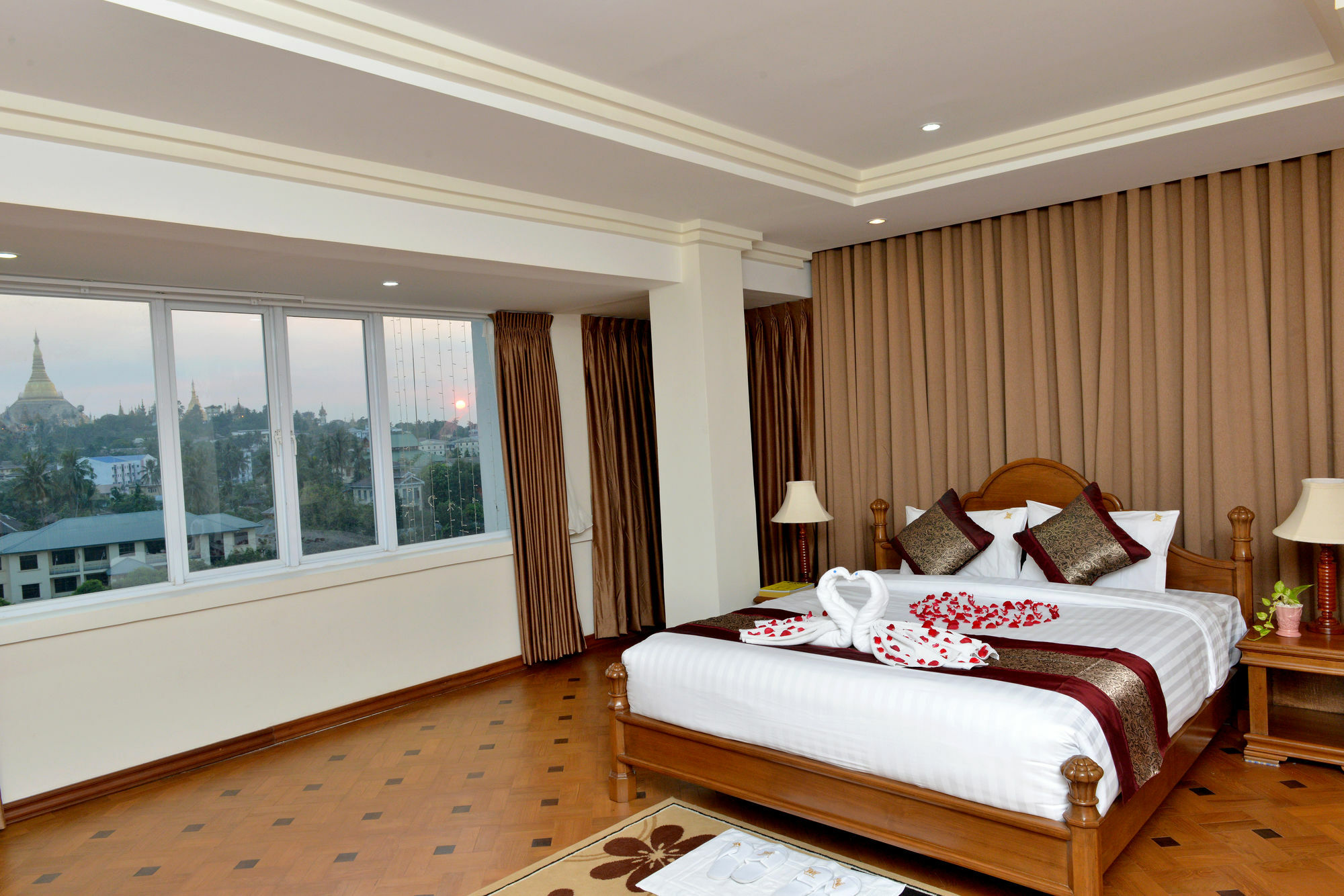 Golden Butterfly Hotel Yangon Exterior foto